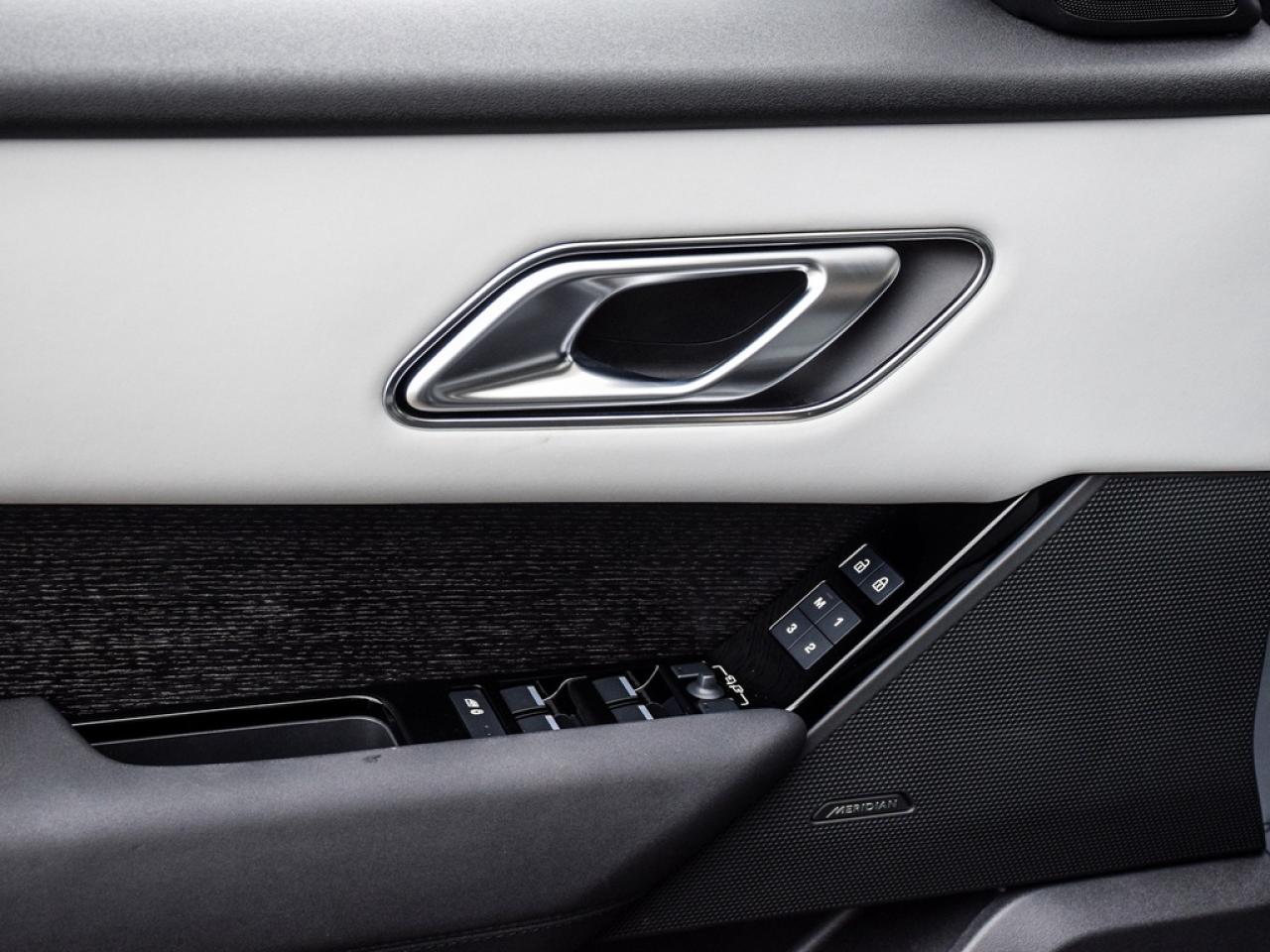 2025 Land Rover Range Rover Velar P250 Dynamic SE Photo