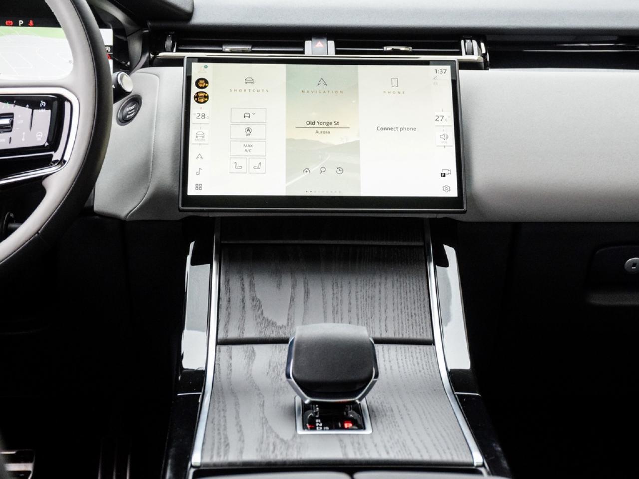 2025 Land Rover Range Rover Velar P250 Dynamic SE Photo