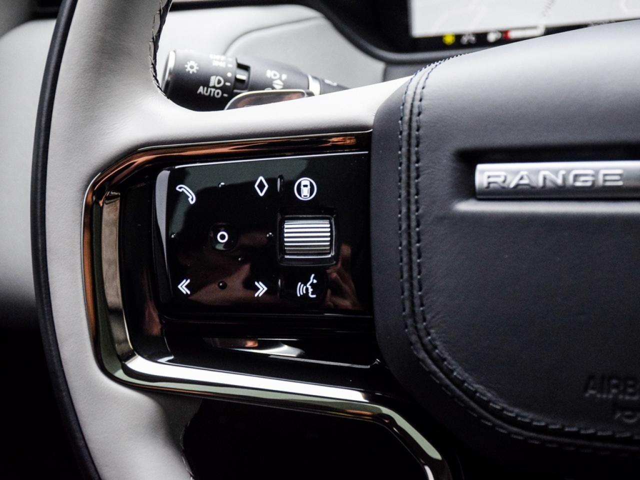 2025 Land Rover Range Rover Velar P250 Dynamic SE Photo