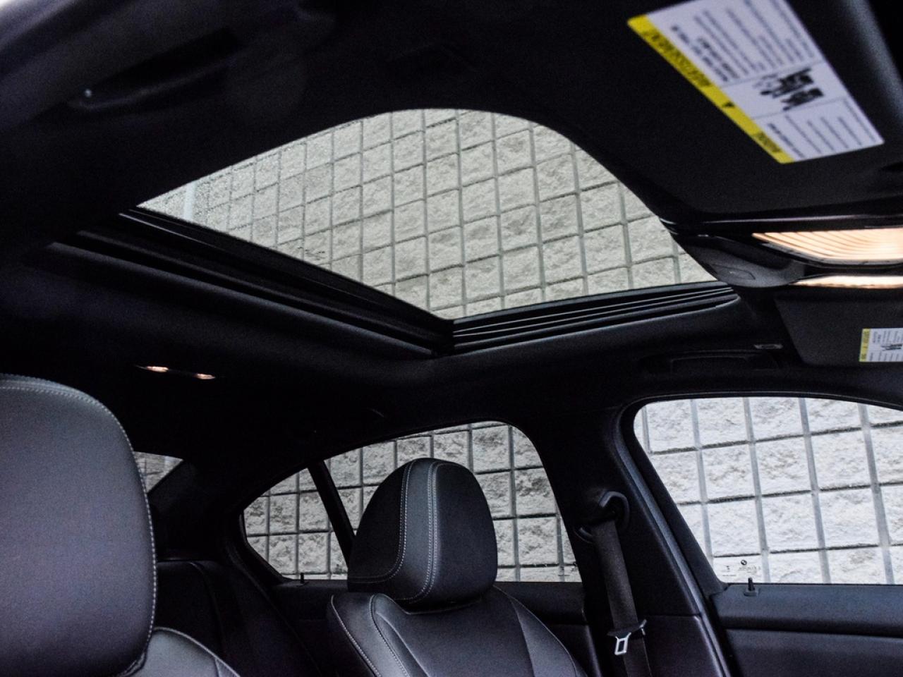 2024 BMW 330 i xDrive Photo