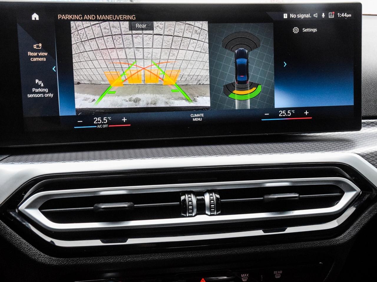 2024 BMW 330 i xDrive Photo