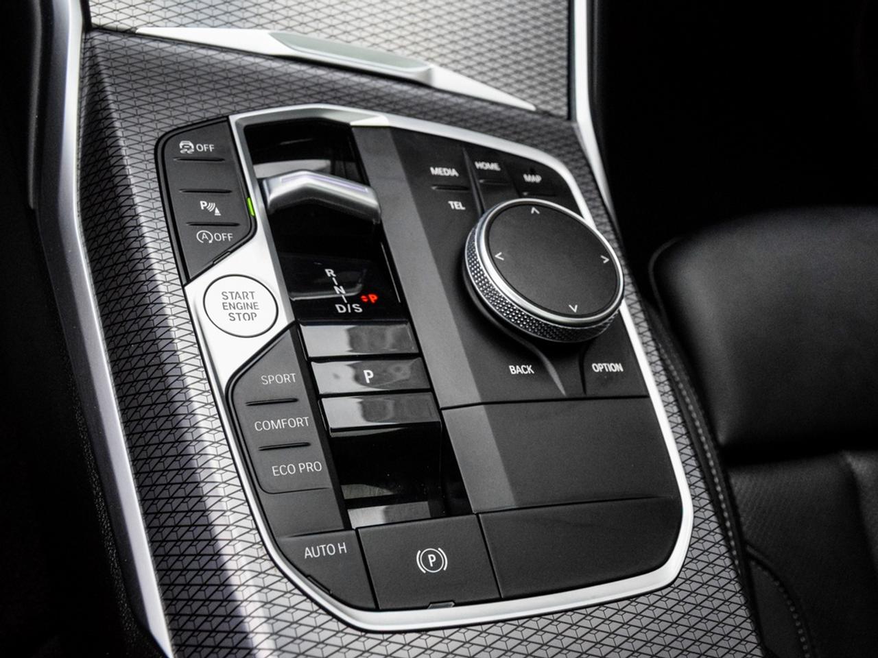 2024 BMW 330 i xDrive Photo