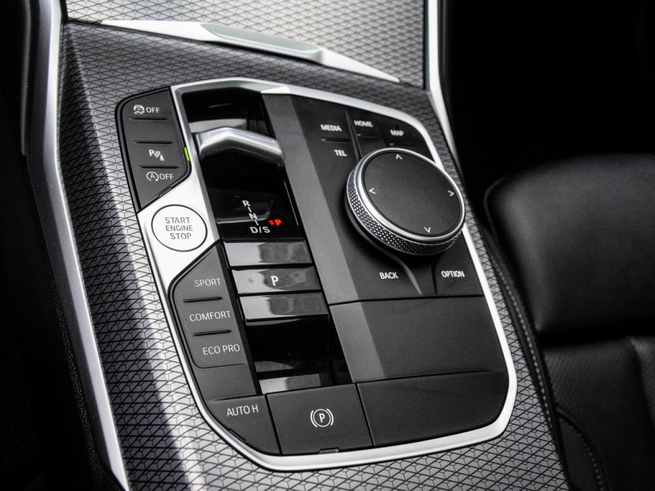 2024 BMW 330 i xDrive Photo