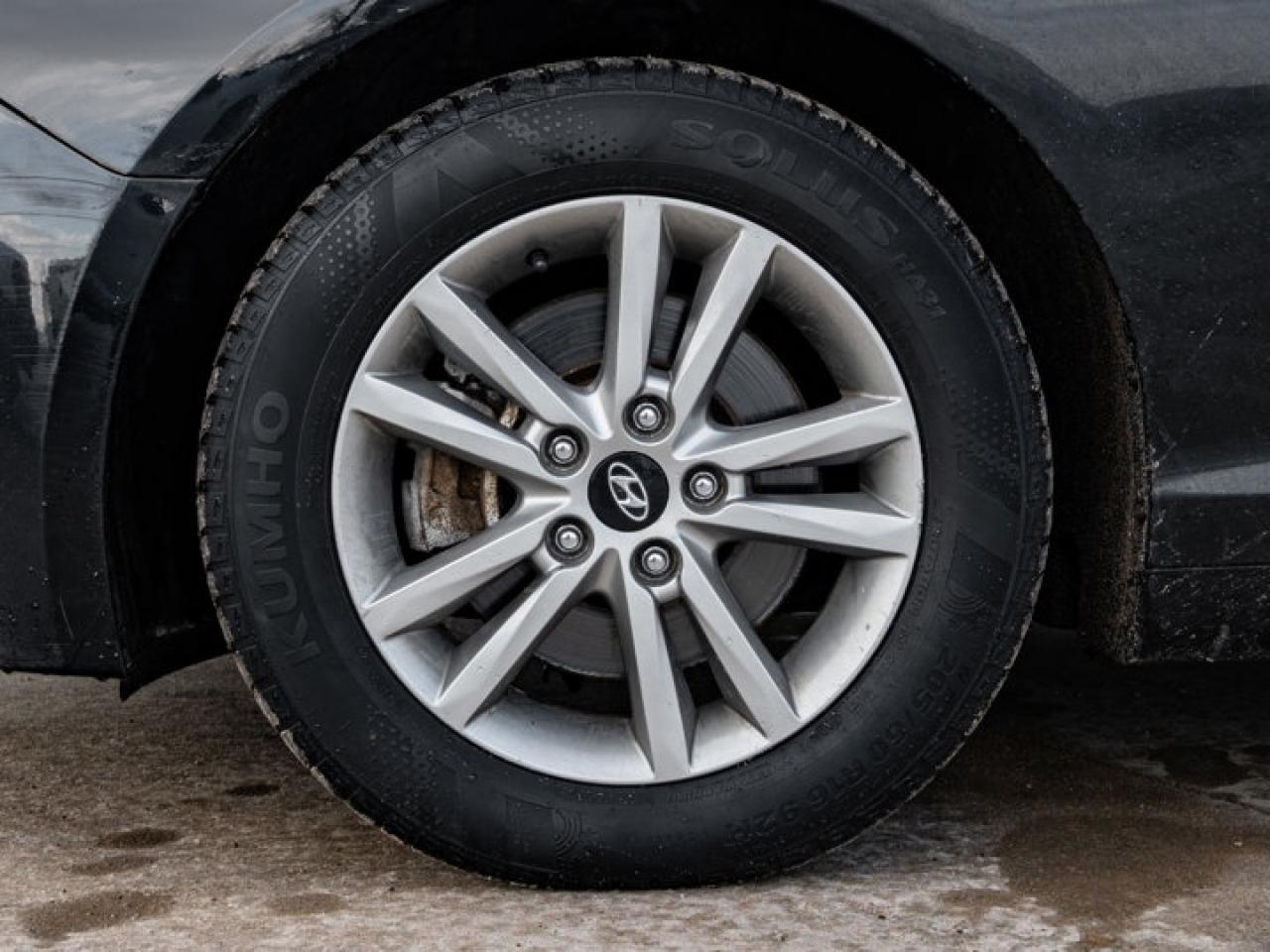 2015 Hyundai Sonata 2.4L GL Photo