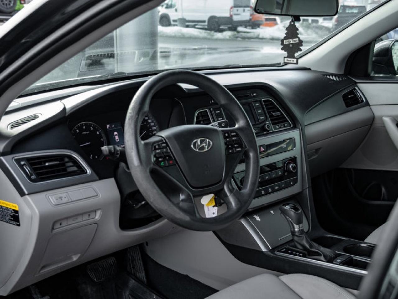 2015 Hyundai Sonata 2.4L GL Photo