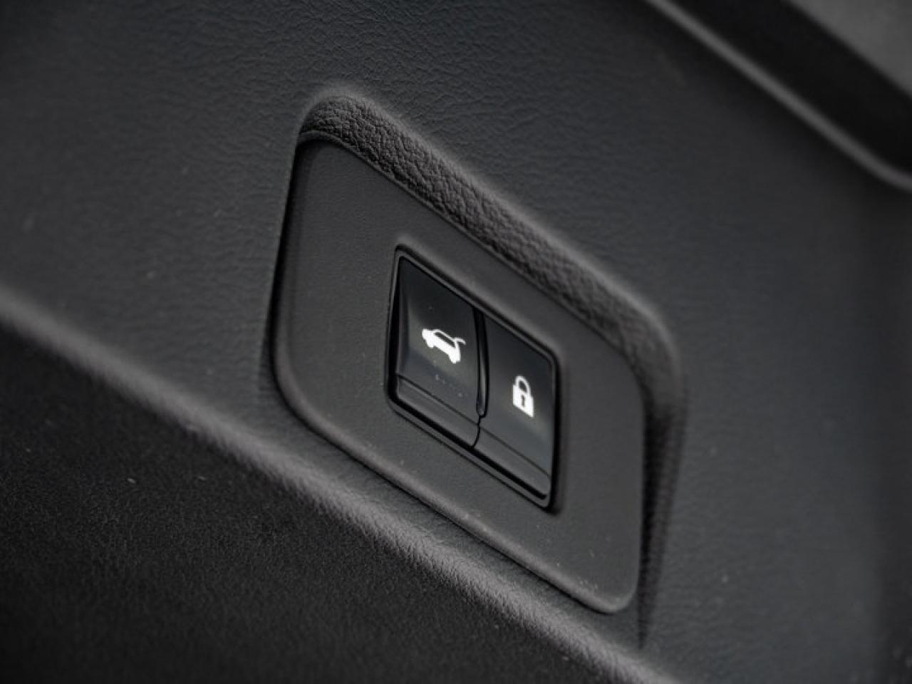 2023 Nissan Rogue Platinum Photo