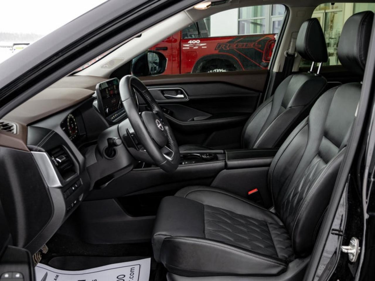 2023 Nissan Rogue Platinum Photo