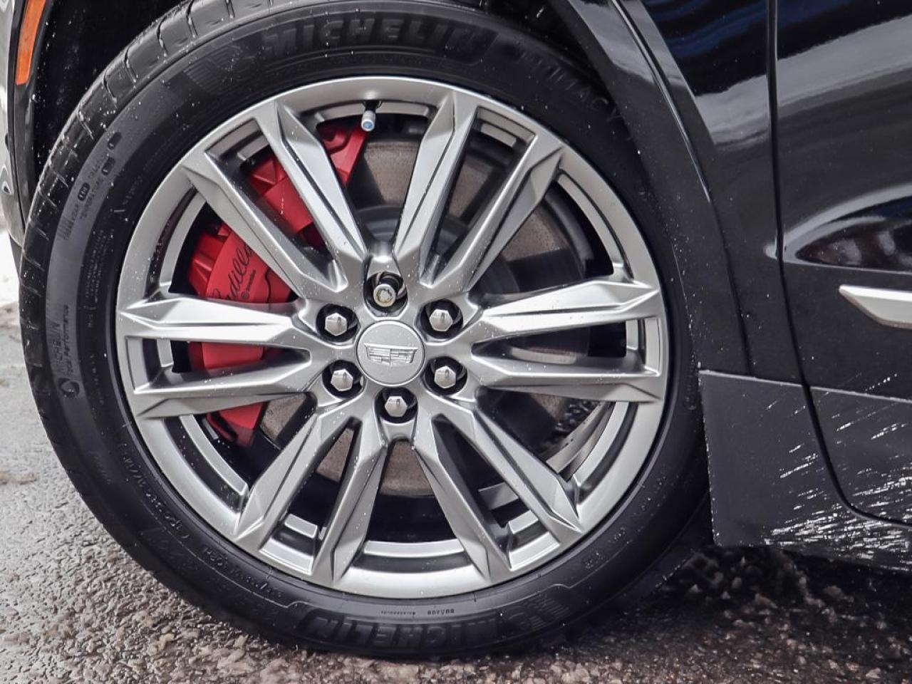 2024 Cadillac XT5 Sport  SPORT, AWD, SUNROOF, TECH PACKAGE Photo