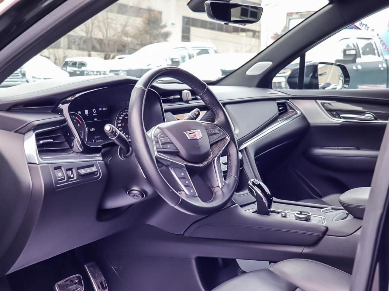 2024 Cadillac XT5 Sport  SPORT, AWD, SUNROOF, TECH PACKAGE Photo