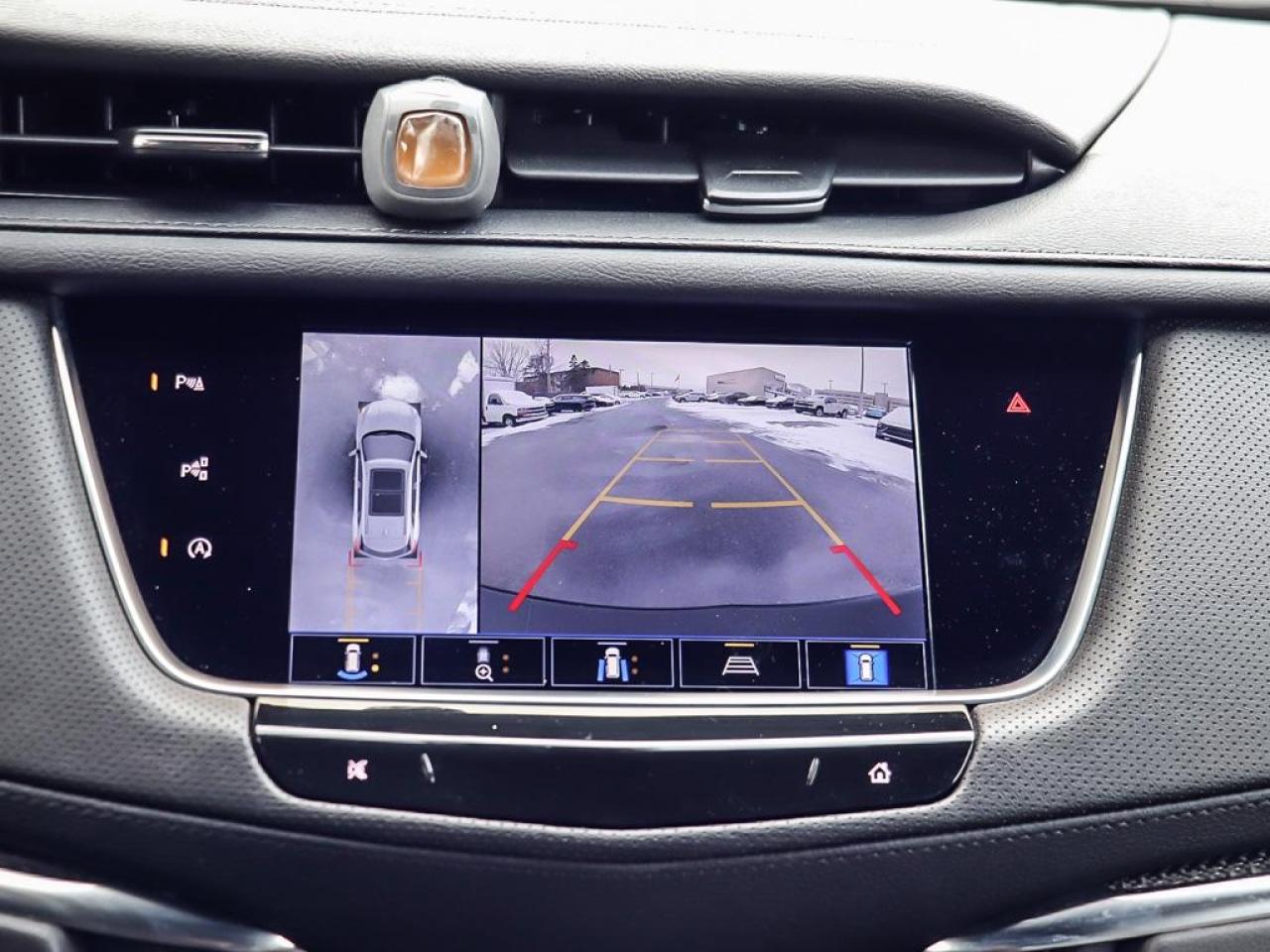 2024 Cadillac XT5 Sport  SPORT, AWD, SUNROOF, TECH PACKAGE Photo