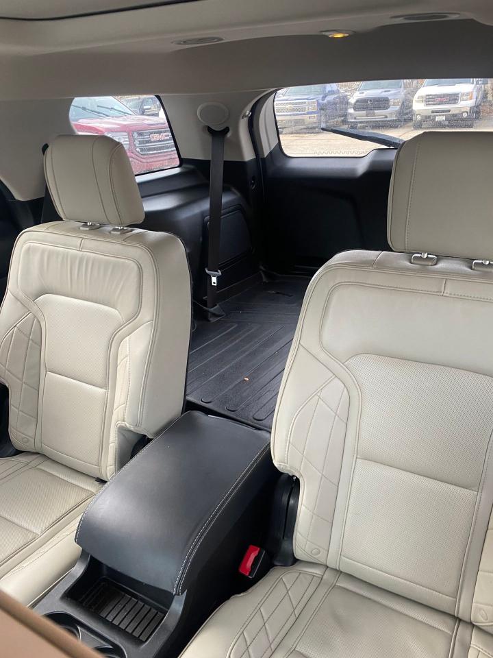 2016 Ford Explorer 4WD 4DR PLATINUM Photo