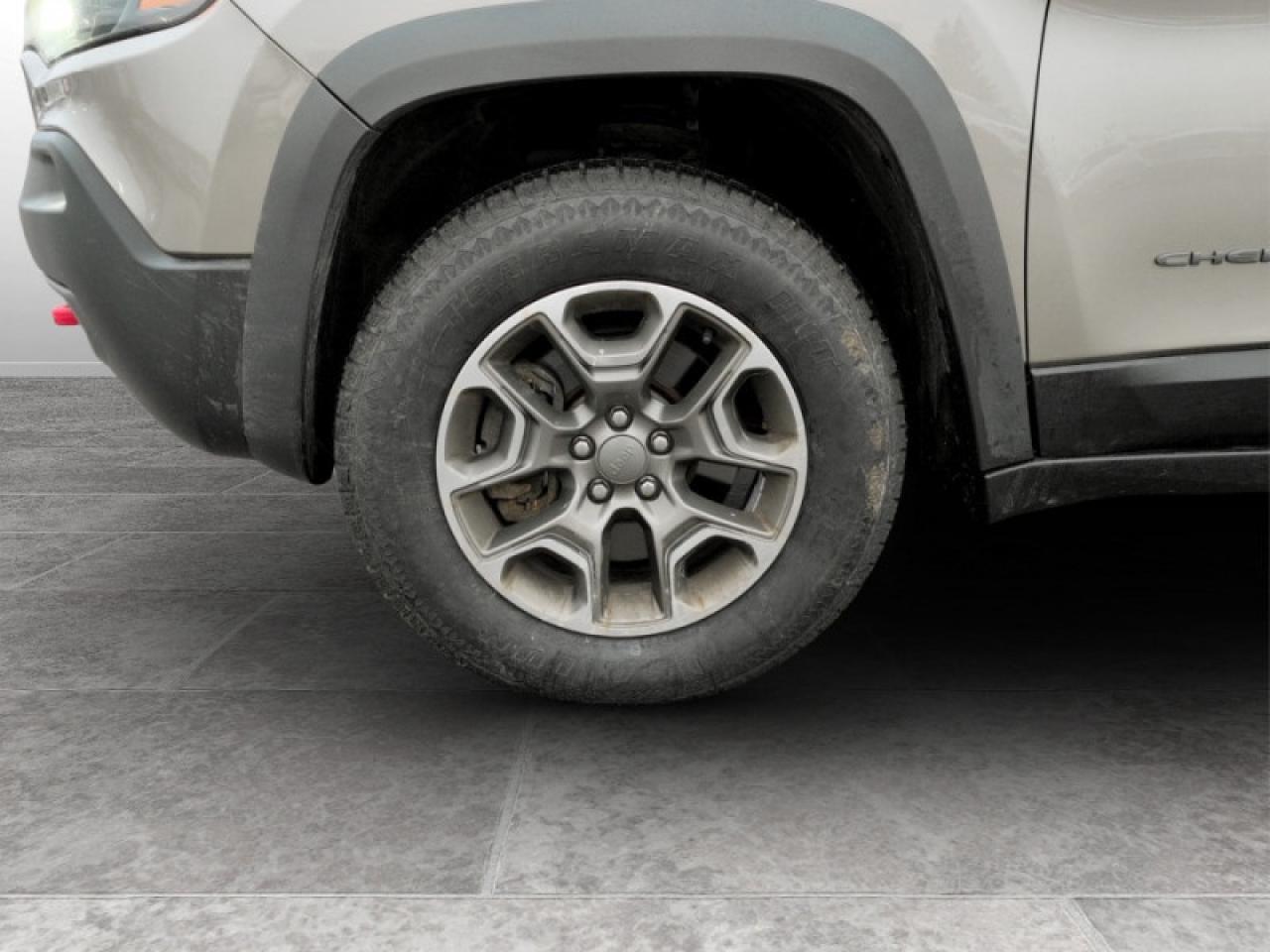 2020 Jeep Cherokee Trailhawk Photo