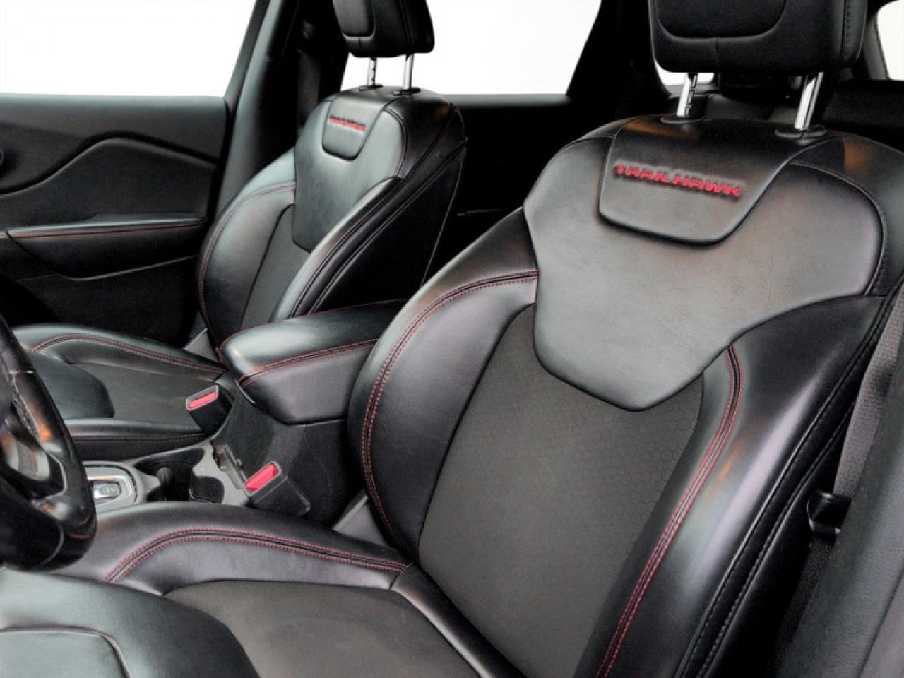 2020 Jeep Cherokee Trailhawk Photo