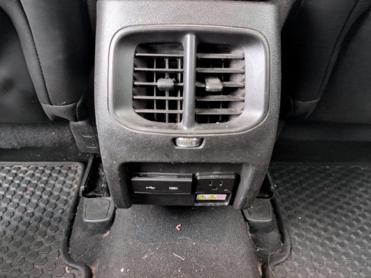 2020 Jeep Cherokee Trailhawk Photo