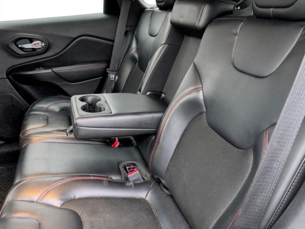 2020 Jeep Cherokee Trailhawk Photo