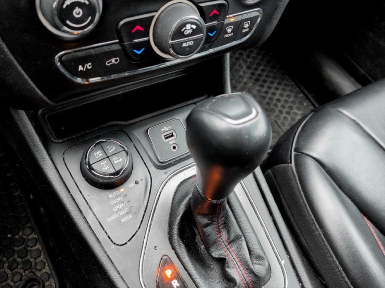 2020 Jeep Cherokee Trailhawk Photo