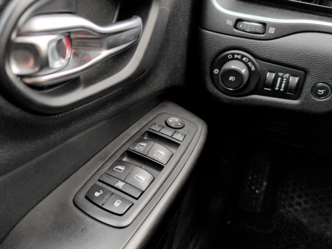 2020 Jeep Cherokee Trailhawk Photo