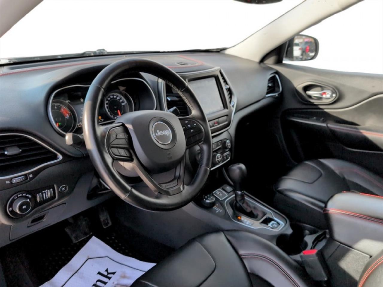 2020 Jeep Cherokee Trailhawk  **SAFETYTEC + COLD WEATH. GROUP** Photo