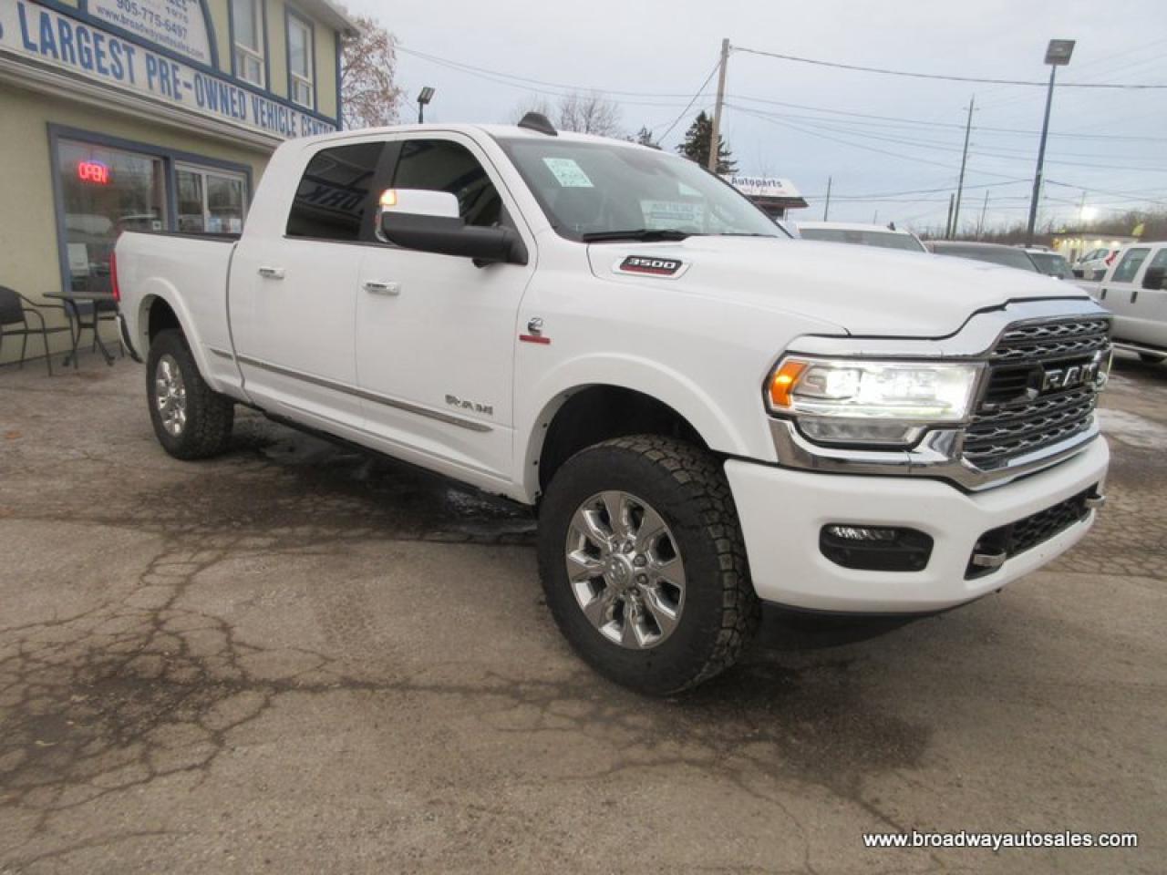 2022 RAM 3500 1-TON LIMITED-EDITION 5 PASSENGER 6.7L - CUMMINS.. 4X4.. MEGA-CAB.. 6.6-BOX.. NAVIGATION.. POWER SUNROOF.. LEATHER.. HEATED SEATS & WHEEL.. Photo4