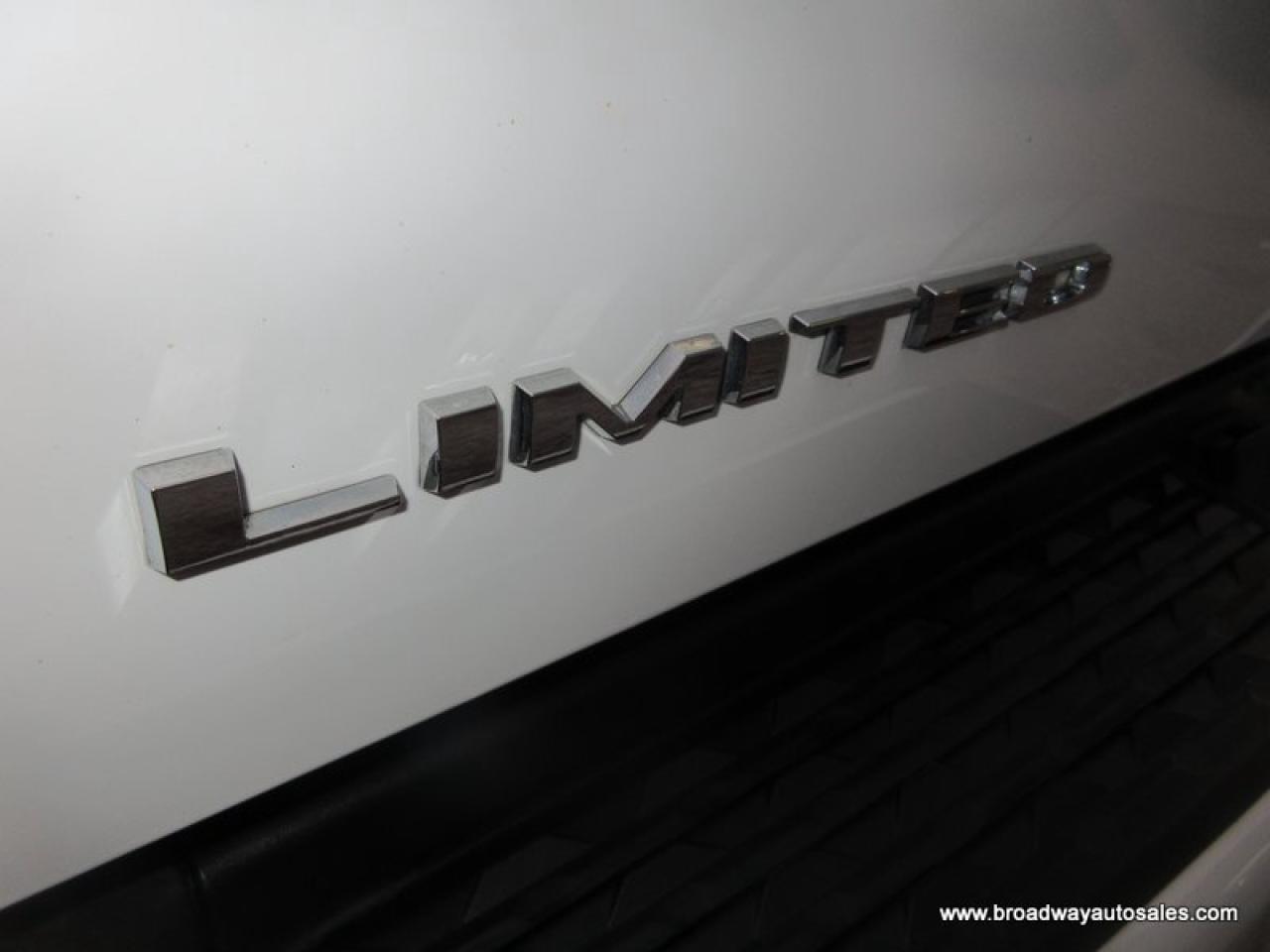 2022 RAM 3500 1-TON LIMITED-EDITION 5 PASSENGER 6.7L - CUMMINS.. 4X4.. MEGA-CAB.. 6.6-BOX.. NAVIGATION.. POWER SUNROOF.. LEATHER.. HEATED SEATS & WHEEL.. Photo