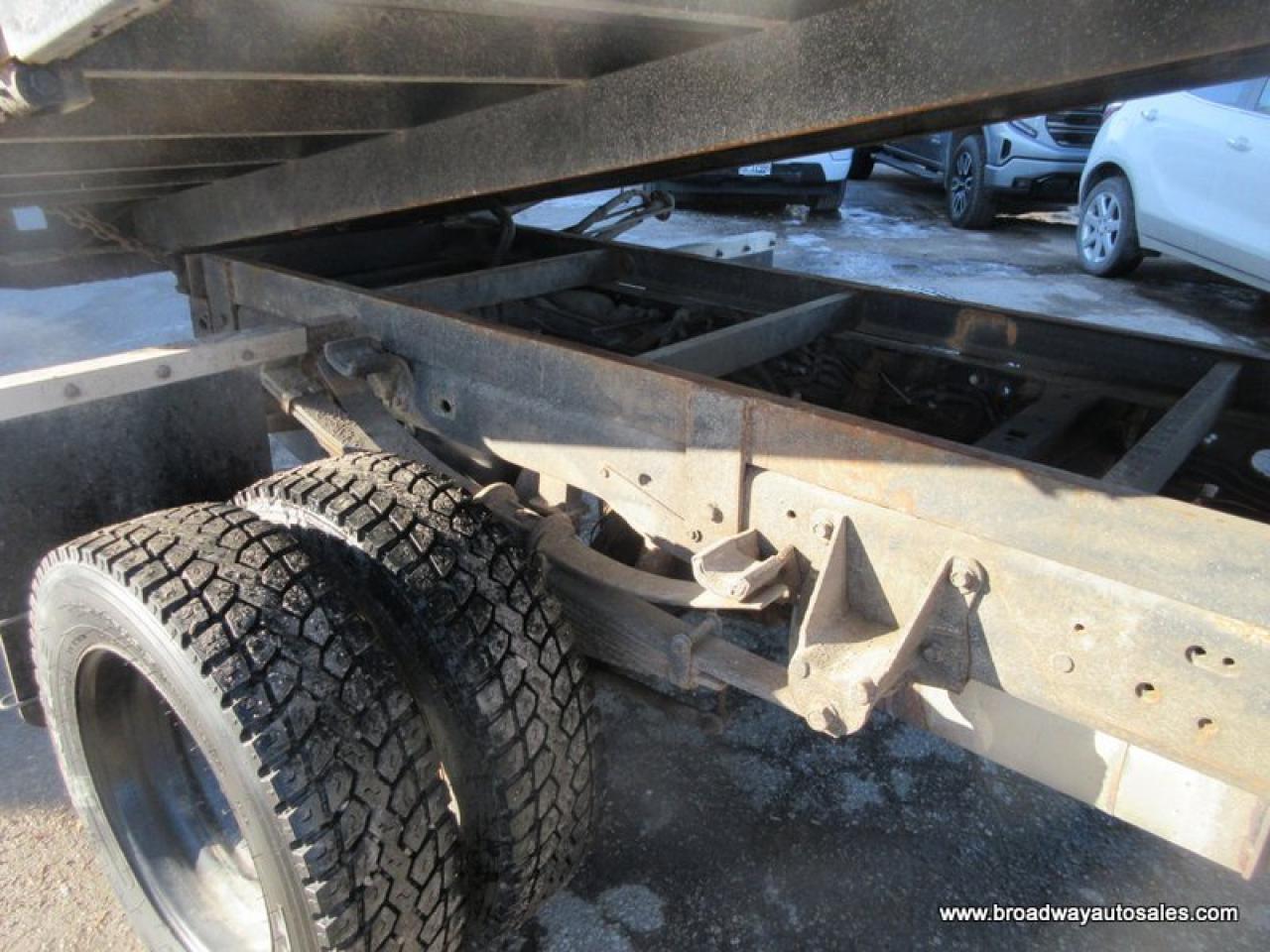 2020 Ford F-550 WORK READY XL-MODEL 3 PASSENGER 7.3L - V8.. 4X4.. REGULAR-CAB.. HYDRAULIC-DUMP-BOX.. TRAILER BRAKE.. BLUETOOTH SYSTEM.. AIR-CONDITIONING.. Photo