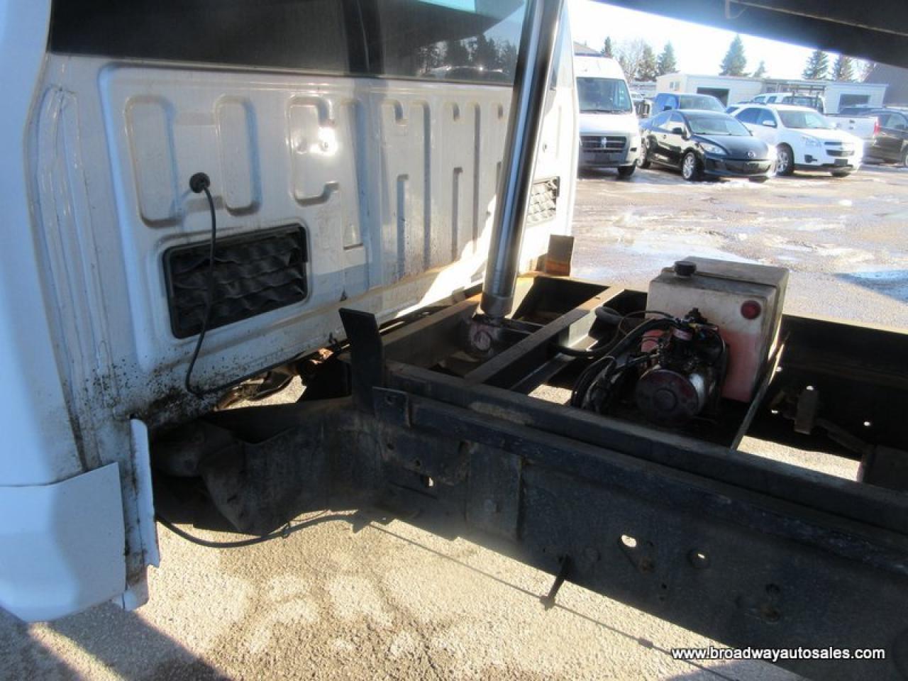 2020 Ford F-550 WORK READY XL-MODEL 3 PASSENGER 7.3L - V8.. 4X4.. REGULAR-CAB.. HYDRAULIC-DUMP-BOX.. TRAILER BRAKE.. BLUETOOTH SYSTEM.. AIR-CONDITIONING.. Photo