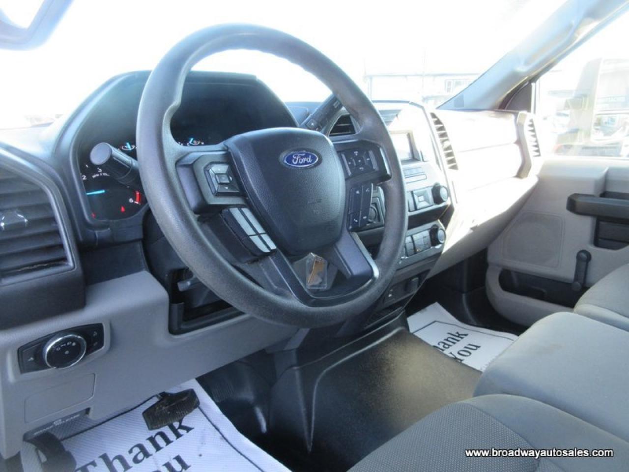 2020 Ford F-550 WORK READY XL-MODEL 3 PASSENGER 7.3L - V8.. 4X4.. REGULAR-CAB.. HYDRAULIC-DUMP-BOX.. TRAILER BRAKE.. BLUETOOTH SYSTEM.. AIR-CONDITIONING.. Photo