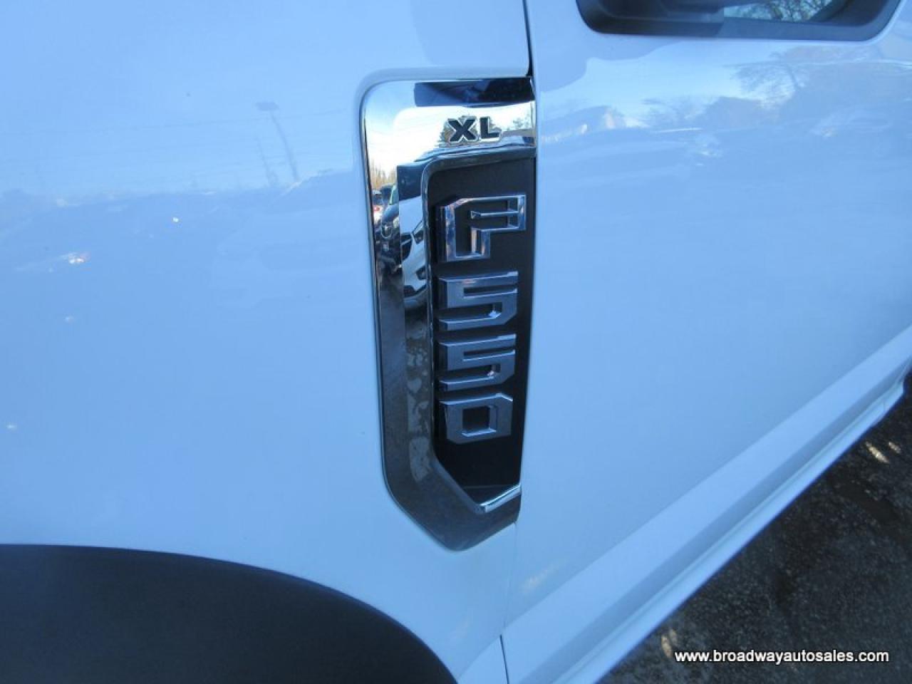 2020 Ford F-550 WORK READY XL-MODEL 3 PASSENGER 7.3L - V8.. 4X4.. REGULAR-CAB.. HYDRAULIC-DUMP-BOX.. TRAILER BRAKE.. BLUETOOTH SYSTEM.. AIR-CONDITIONING.. Photo