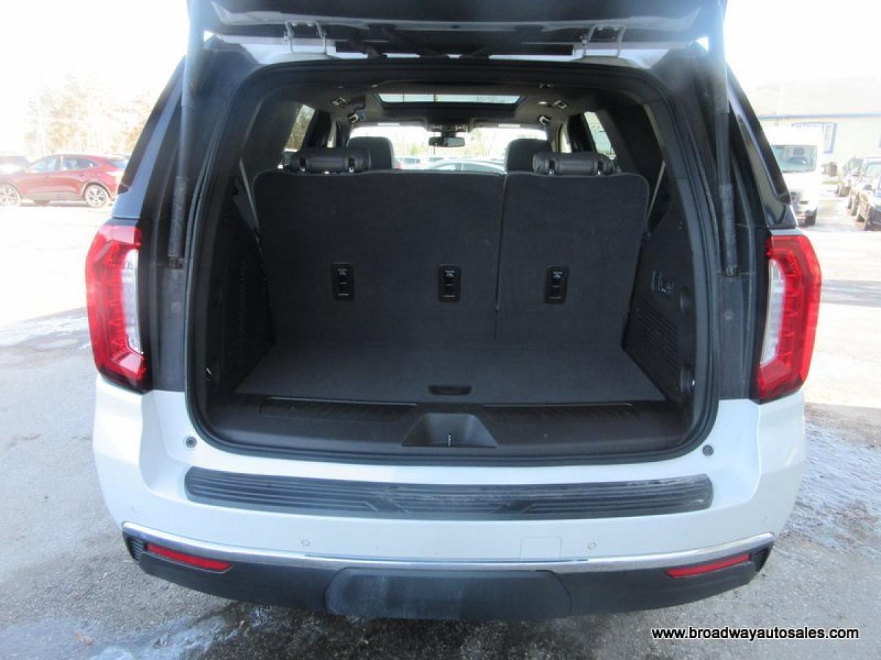 2022 GMC Yukon LOADED SLT-VERSION 7 PASSENGER 5.3L - V8.. 4X4.. CAPTAINS.. 3RD ROW.. PANORAMIC SUNROOF.. LEATHER.. HEATED/AC SEATS.. BACK-UP CAMERA.. BOSE AUDIO.. Photo
