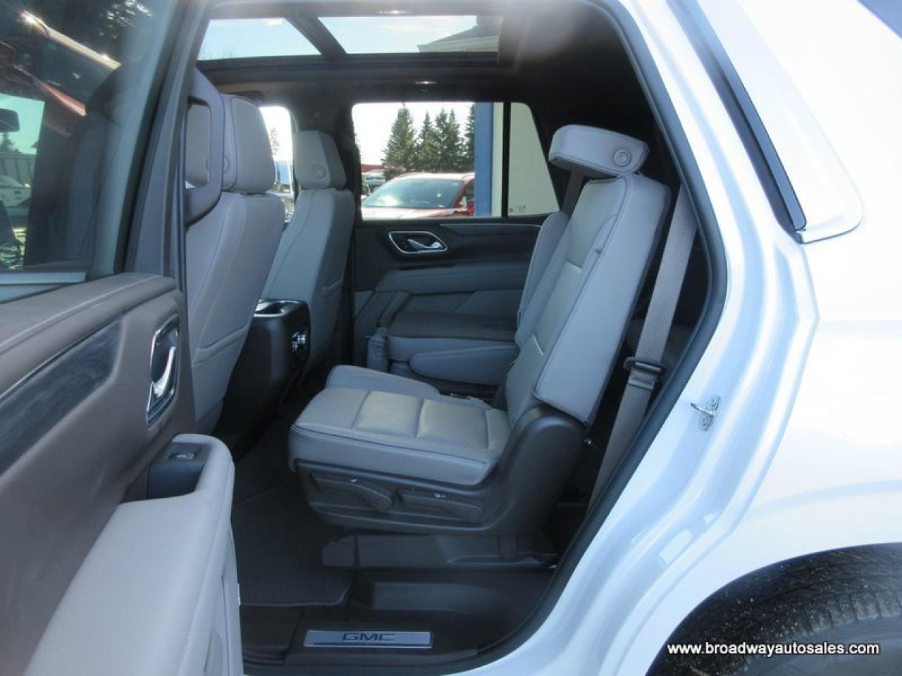 2022 GMC Yukon LOADED SLT-VERSION 7 PASSENGER 5.3L - V8.. 4X4.. CAPTAINS.. 3RD ROW.. PANORAMIC SUNROOF.. LEATHER.. HEATED/AC SEATS.. BACK-UP CAMERA.. BOSE AUDIO.. Photo