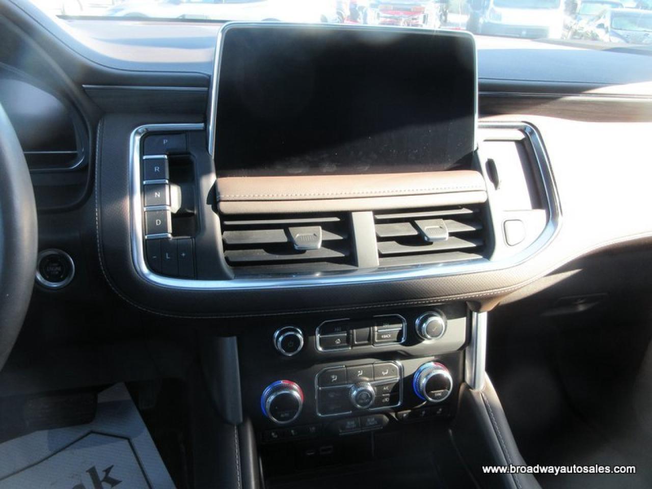 2022 GMC Yukon LOADED SLT-VERSION 7 PASSENGER 5.3L - V8.. 4X4.. CAPTAINS.. 3RD ROW.. PANORAMIC SUNROOF.. LEATHER.. HEATED/AC SEATS.. BACK-UP CAMERA.. BOSE AUDIO.. Photo