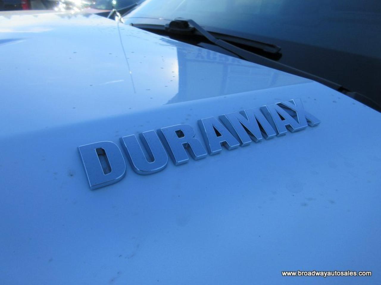 2020 Chevrolet Silverado 1500 LOADED HIGH-COUNTRY-EDITION 5 PASSENGER 3.0L - DURAMAX.. 4X4.. CREW-CAB.. SHORTY.. NAVIGATION.. LEATHER.. HEATED SEATS & WHEEL.. BOSE-PREMIUM-AUDIO.. Photo