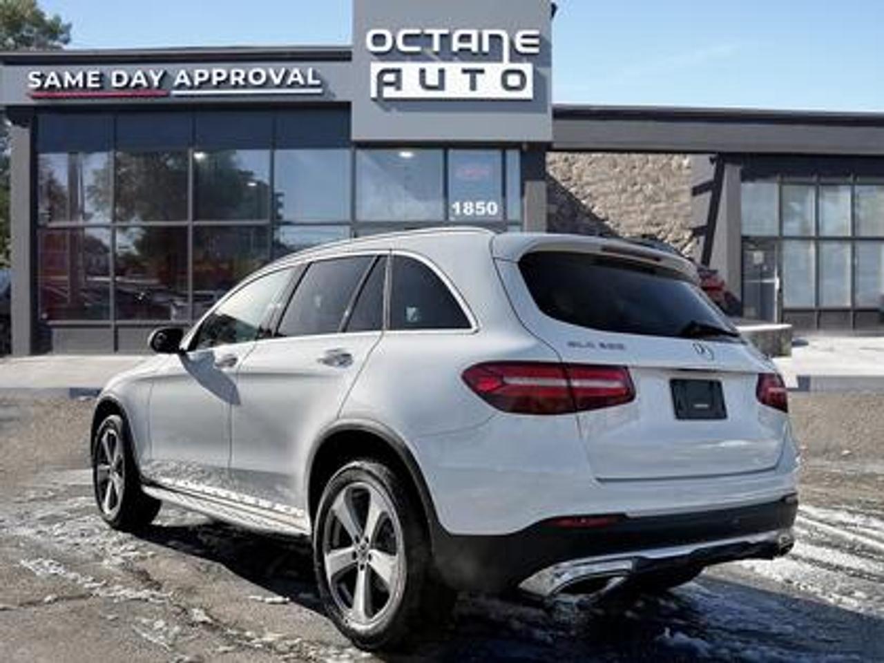 2019 Mercedes-Benz GLC GLC 300 4MATIC SUV Photo3