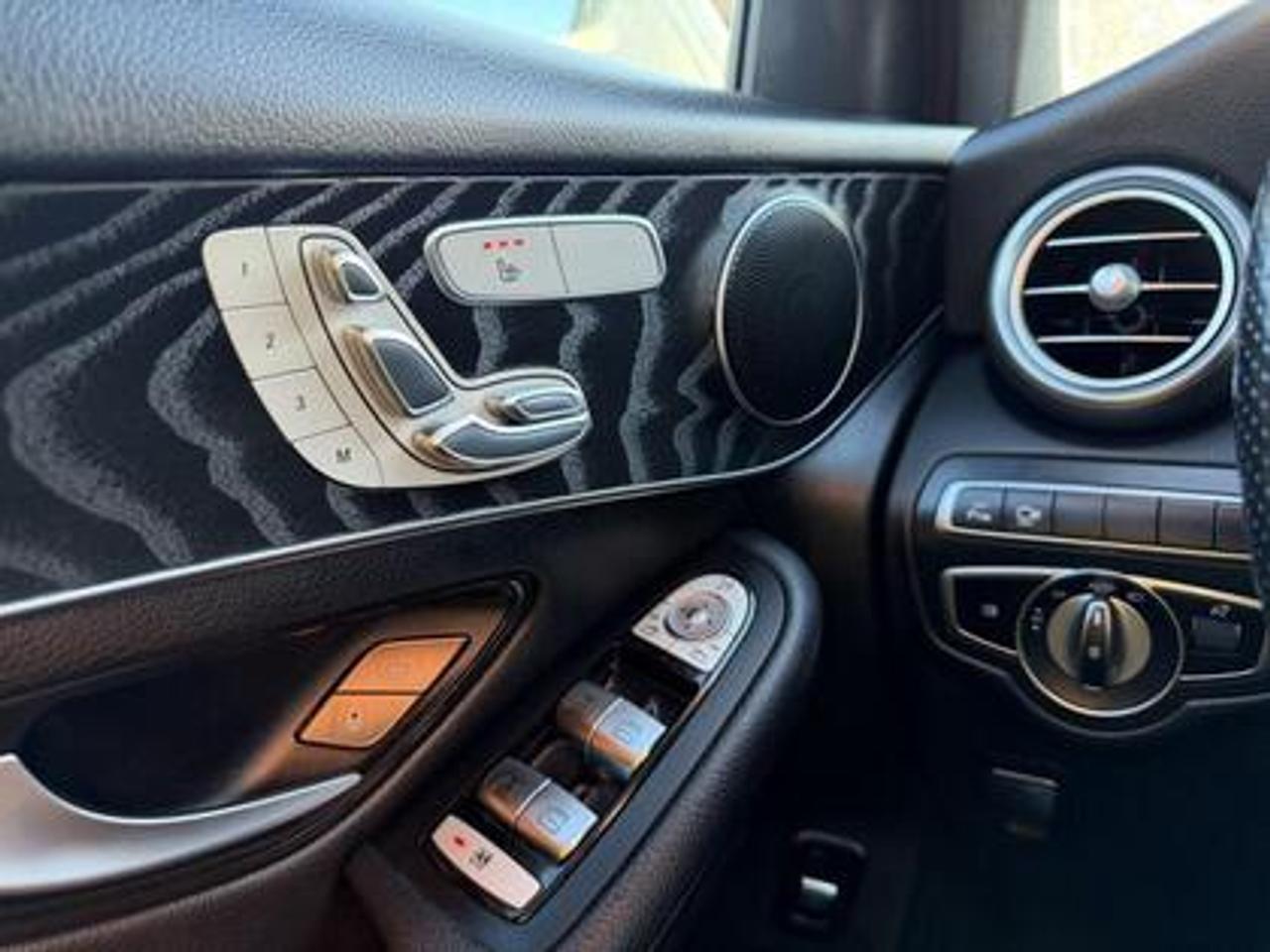 2019 Mercedes-Benz GLC GLC 300 4MATIC SUV Photo