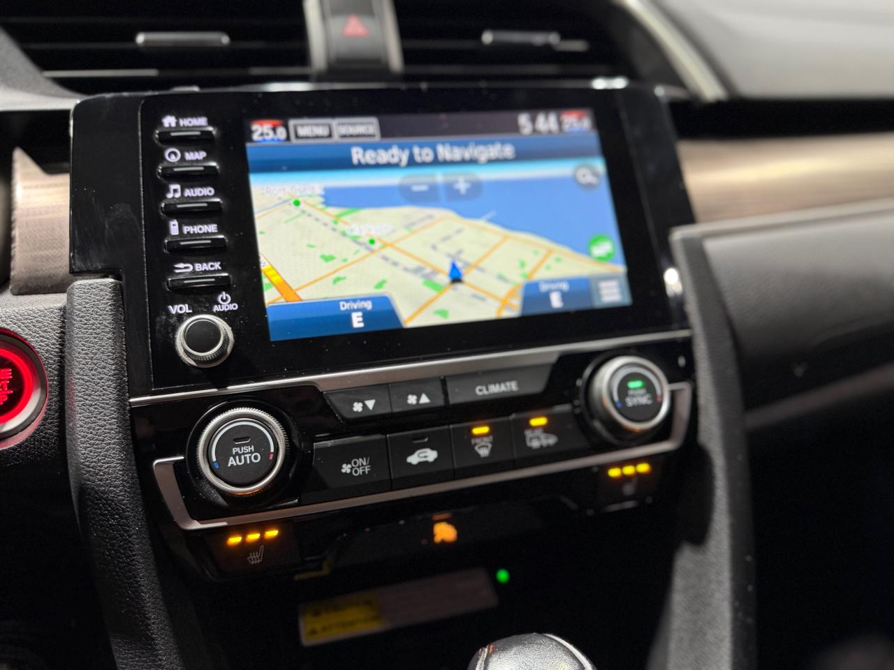 2019 Honda Civic Touring CVT Photo