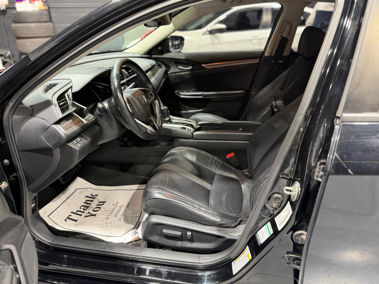 2019 Honda Civic Touring CVT Photo