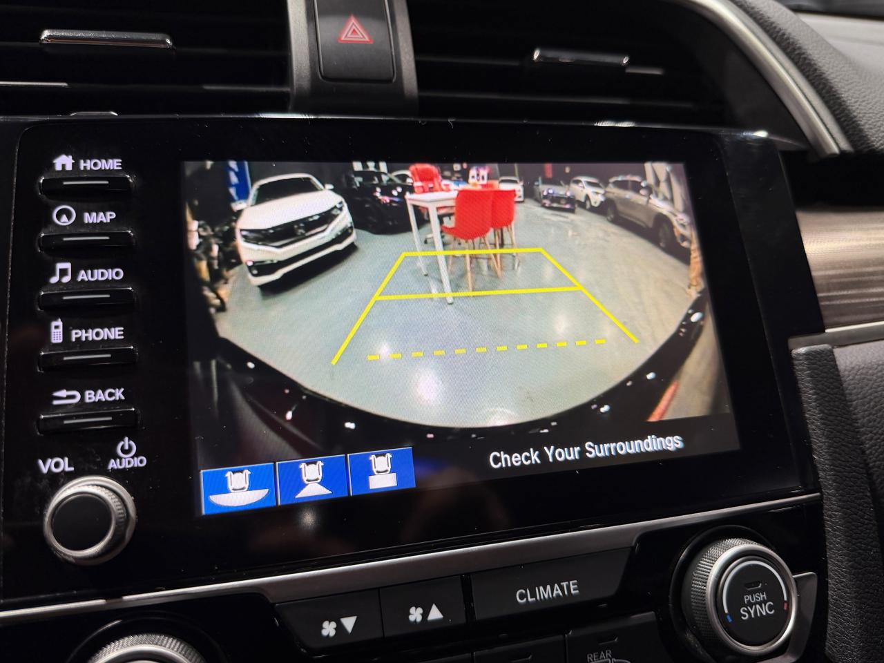 2019 Honda Civic Touring CVT Photo