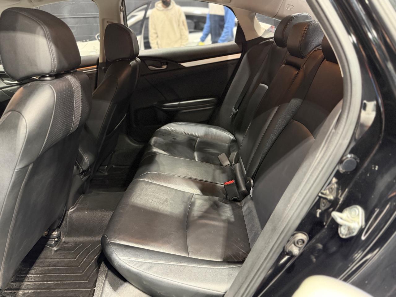 2019 Honda Civic Touring CVT Photo