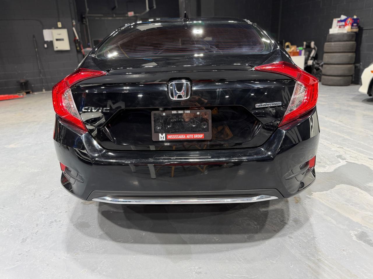 2019 Honda Civic Touring CVT Photo