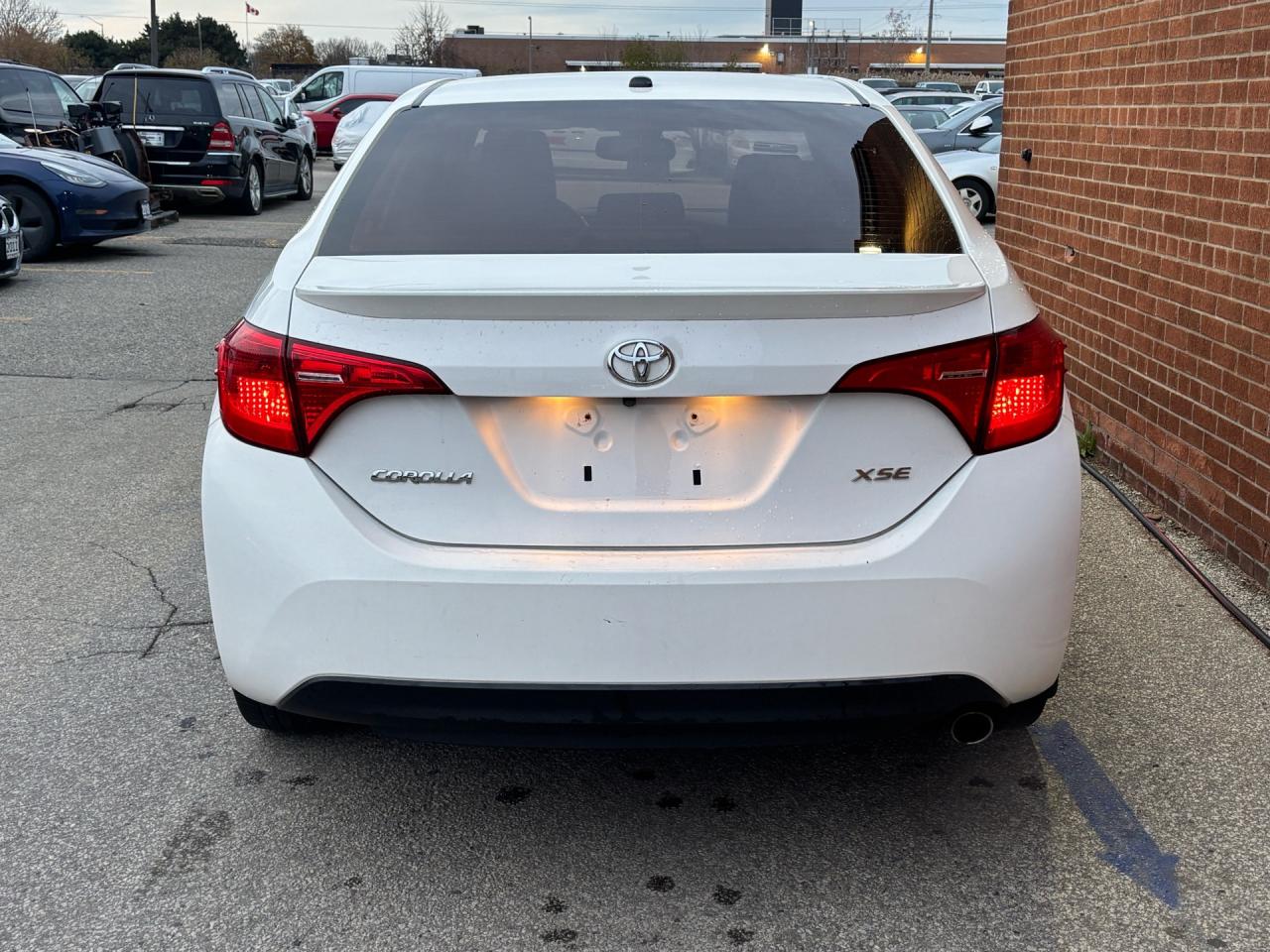 2018 Toyota Corolla XSE, Navi, Leather, Sunroof, Auto Photo4