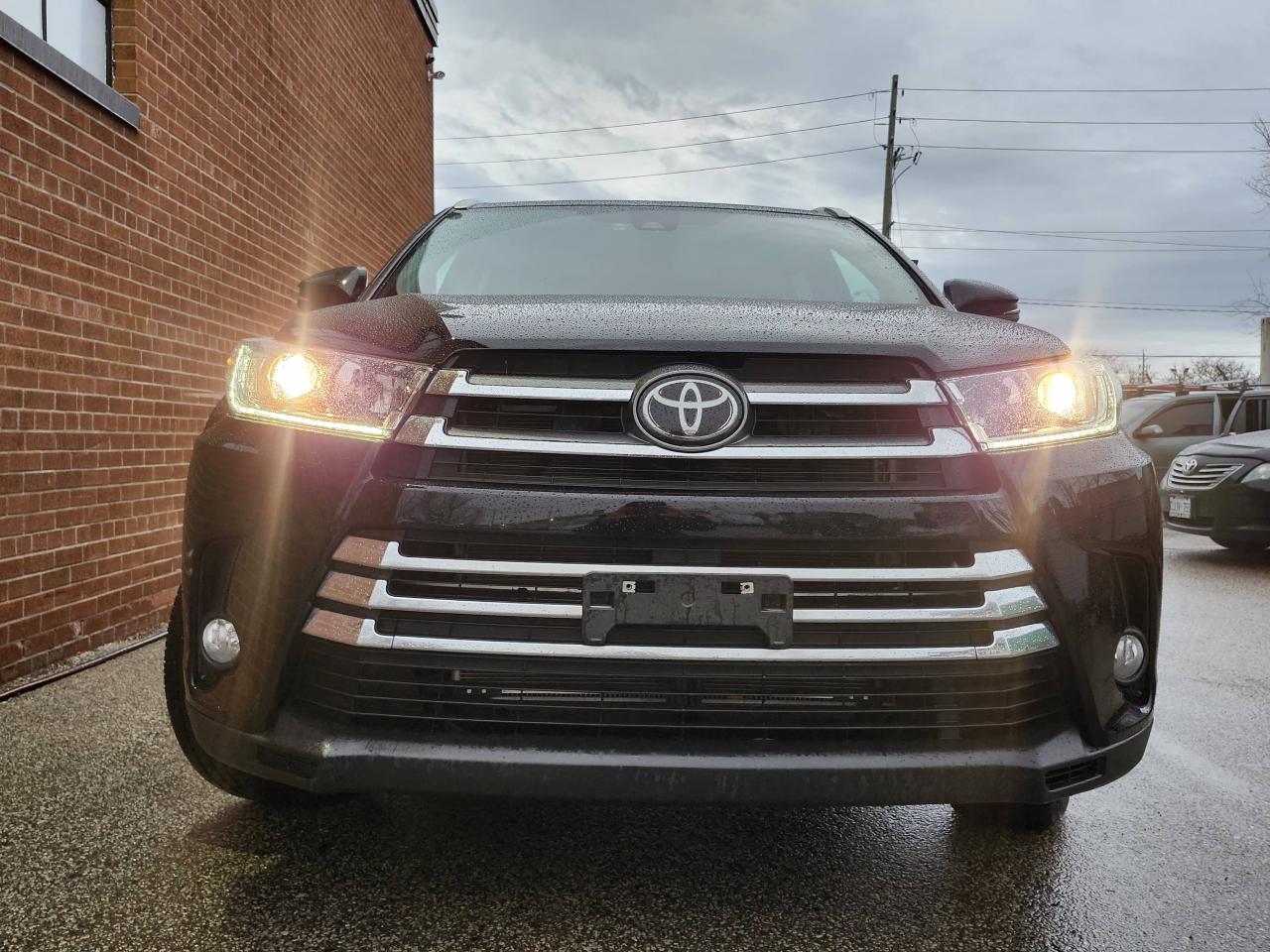 2019 Toyota Highlander 8 Passanger. AWD XLE Photo
