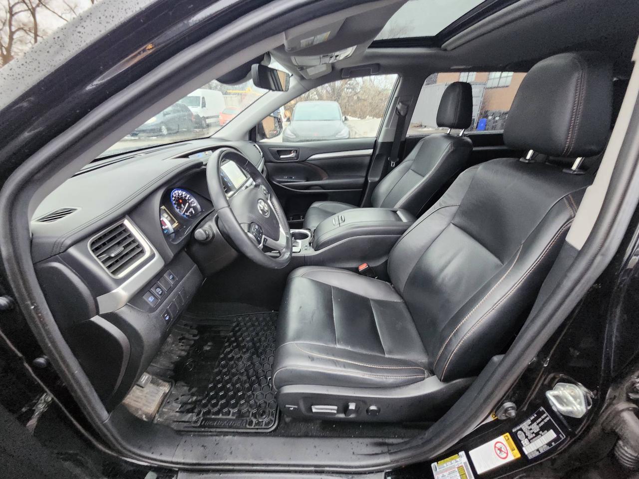 2019 Toyota Highlander 8 Passanger. AWD XLE Photo