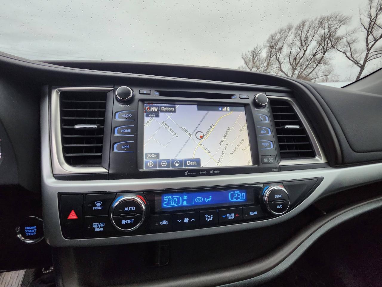 2019 Toyota Highlander 8 Passanger. AWD XLE Photo