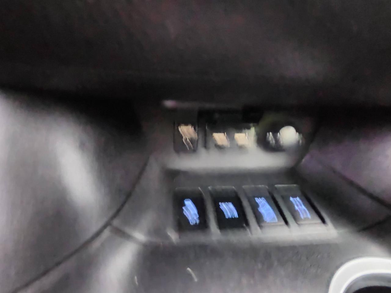 2019 Toyota Highlander 8 Passanger. AWD XLE Photo