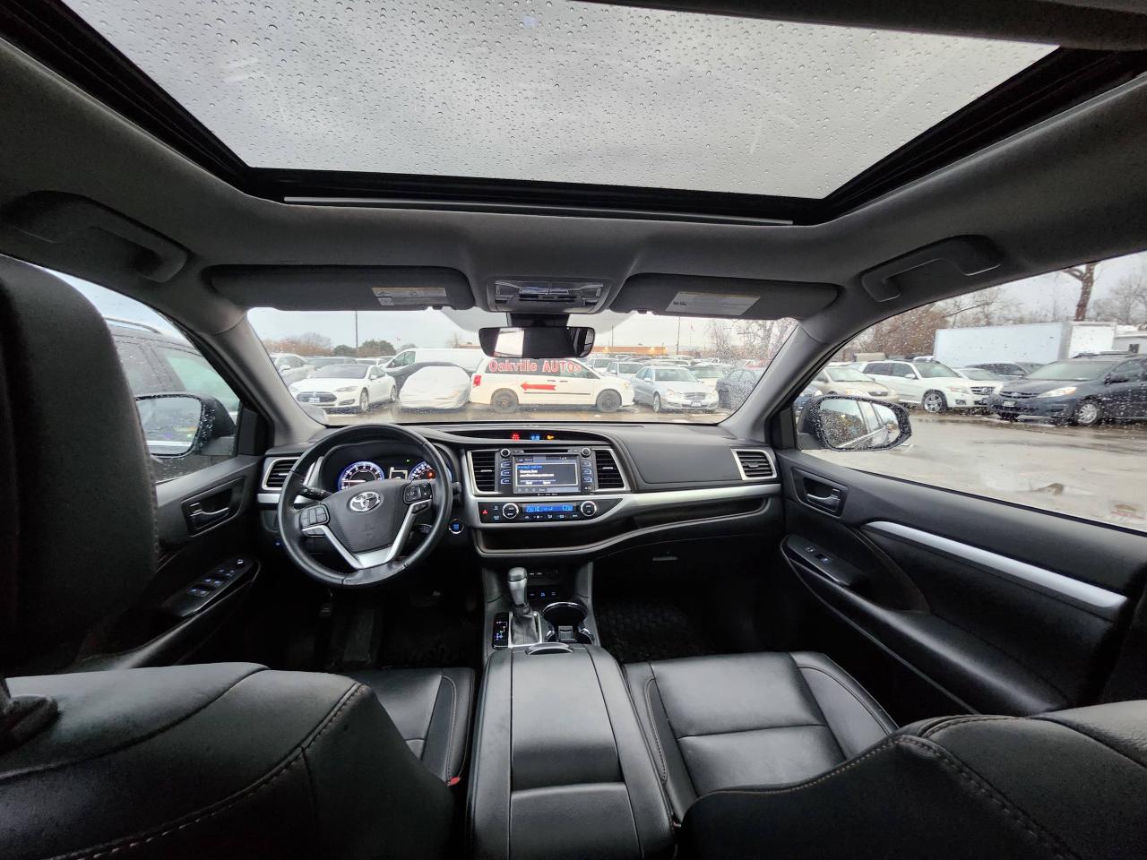 2019 Toyota Highlander 8 Passanger. AWD XLE Photo