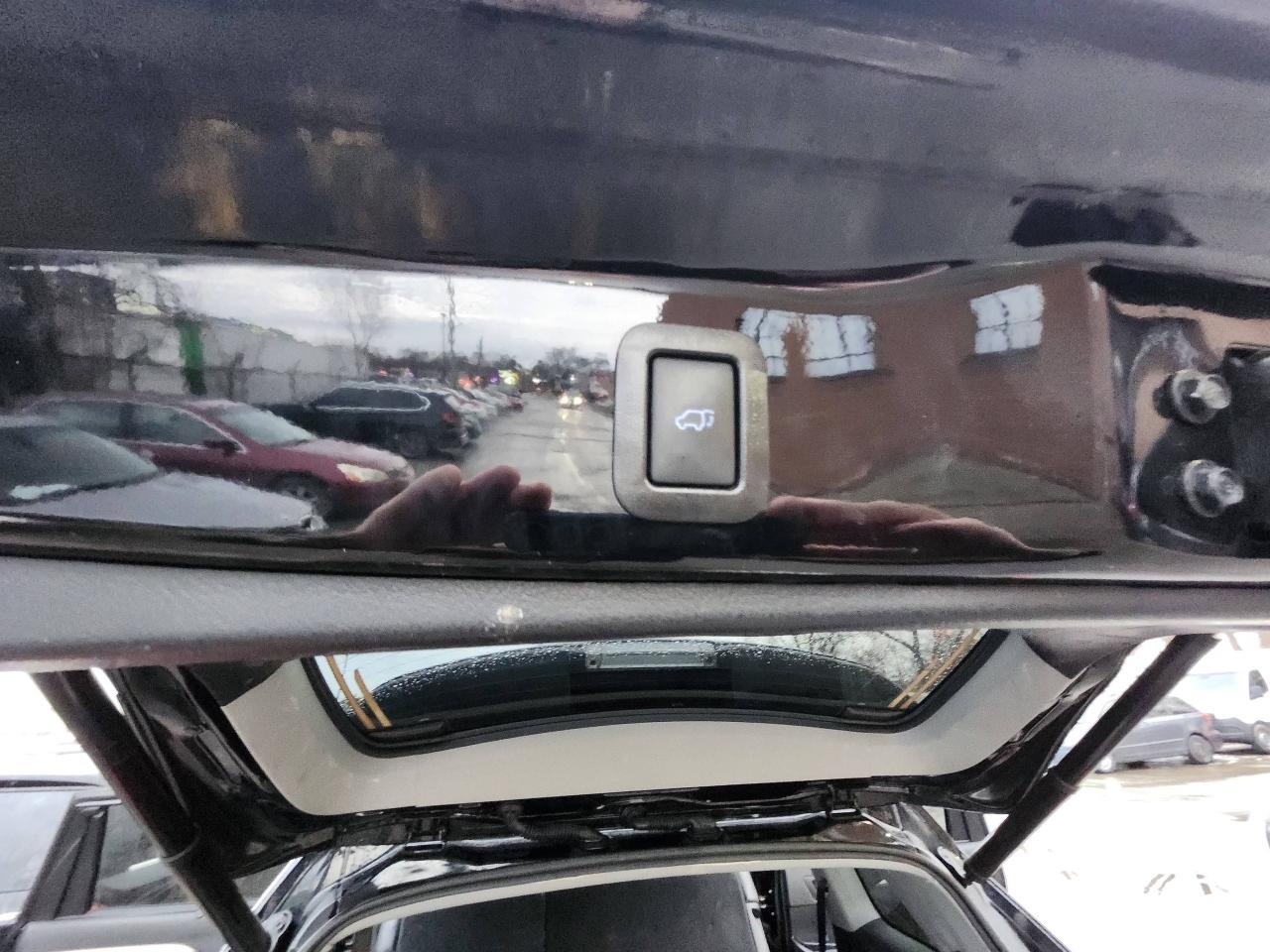 2019 Toyota Highlander 8 Passanger. AWD XLE Photo