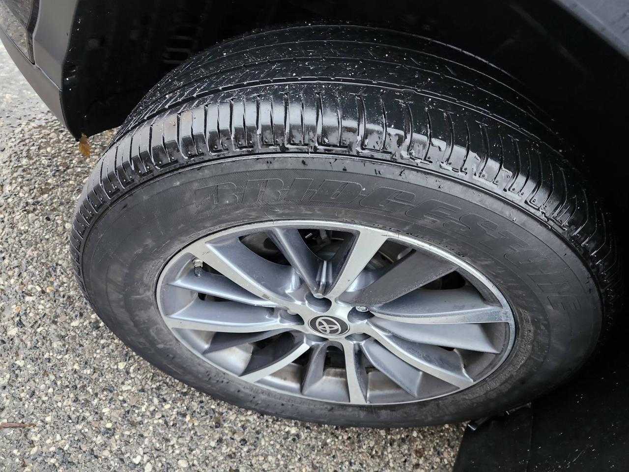 2019 Toyota Highlander 8 Passanger. AWD XLE Photo