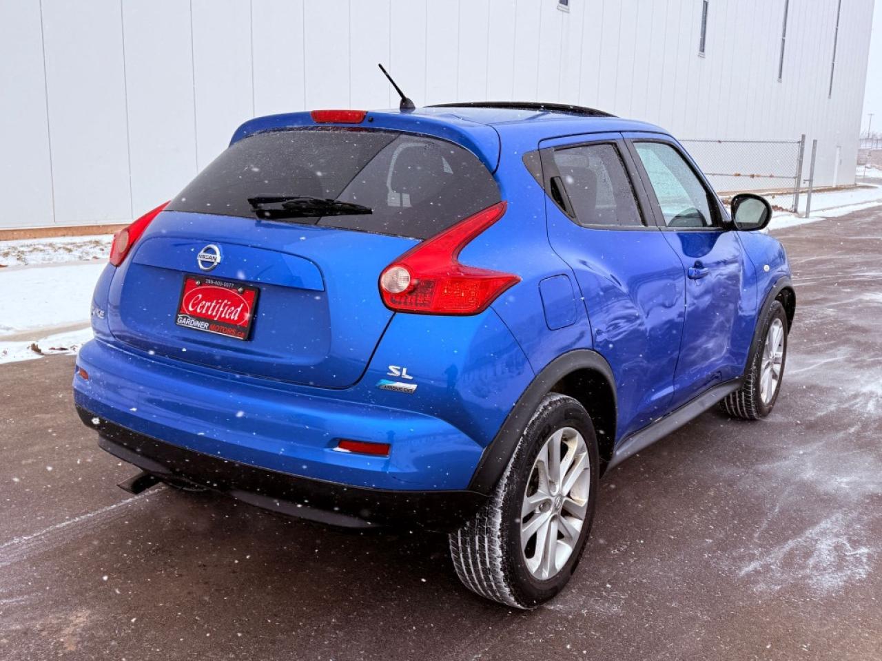 2011 Nissan Juke SL 4dr fwd CVT Photo