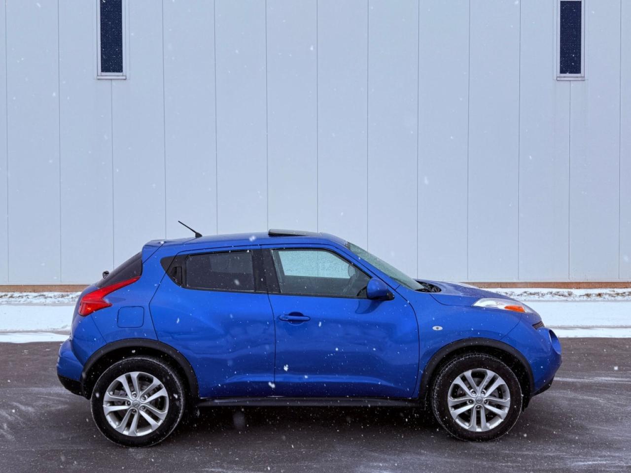 2011 Nissan Juke SL 4dr fwd CVT Photo