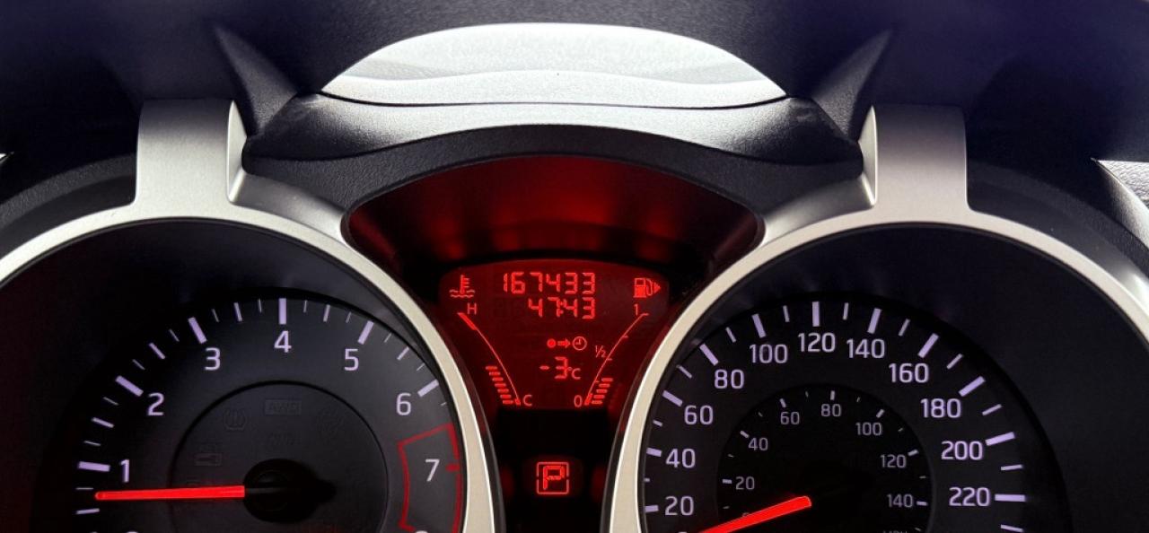 2011 Nissan Juke SL 4dr fwd CVT Photo